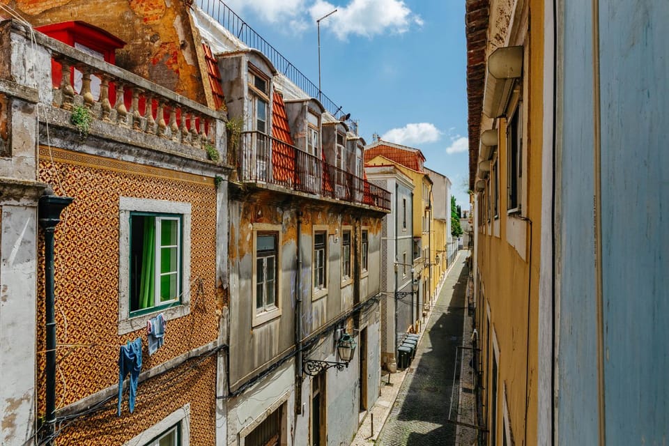 Day, Neighbourhood, City view, Street view
