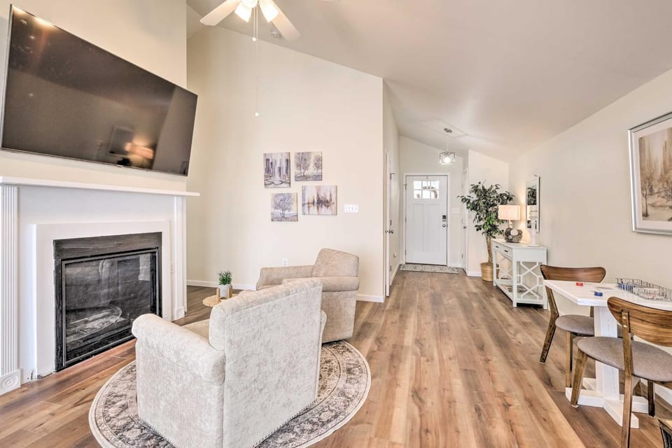 Waterfront Cottage w/ Private Beach + Deck! House in Virginia