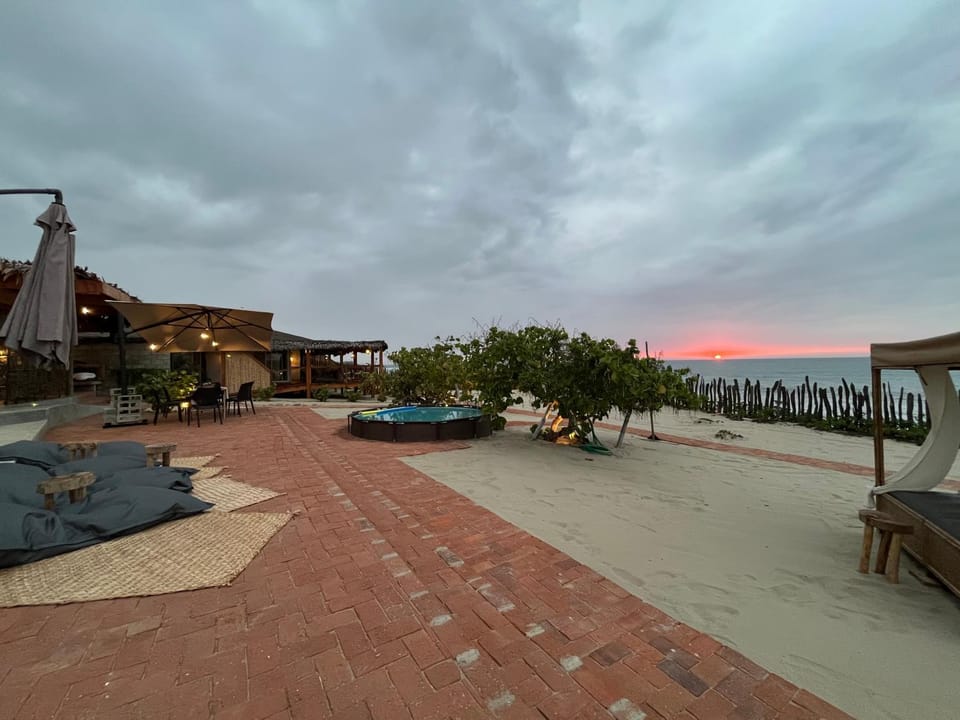Dining area, Swimming pool