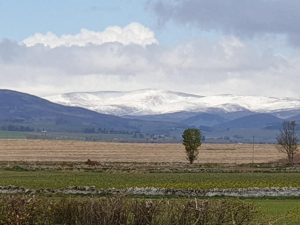 Nearby landmark, Natural landscape, Mountain view