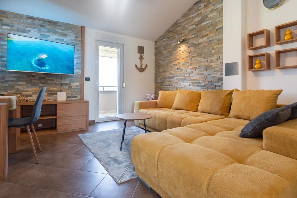 Penthouse Gea Apartment in Premantura