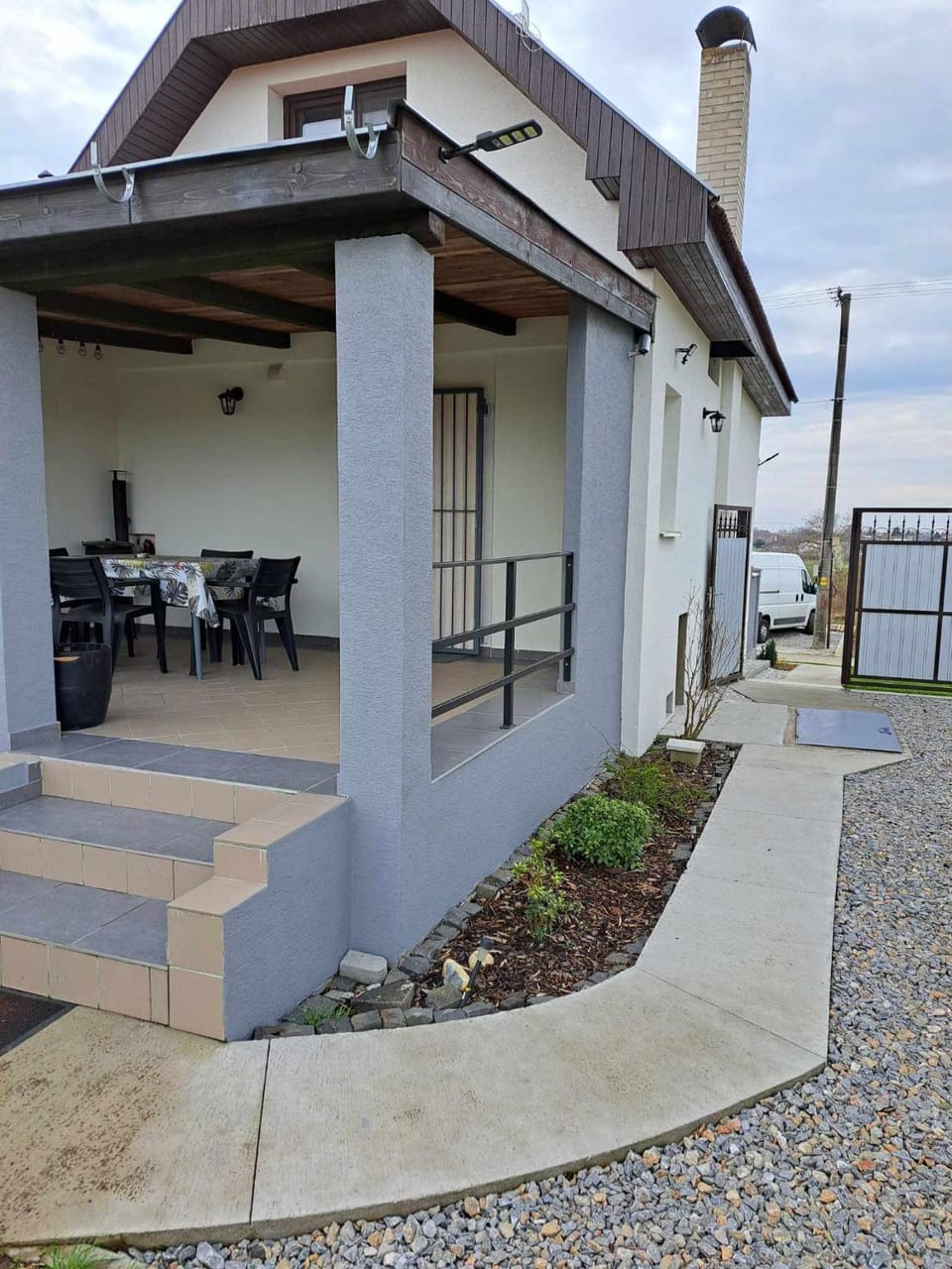 Property building, Garden, Garden view, Parking