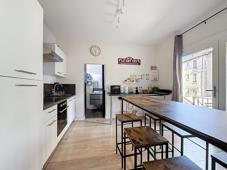 Spacieux Marx Dormoy avec parking gratuit C Apartment in Clermont-Ferrand