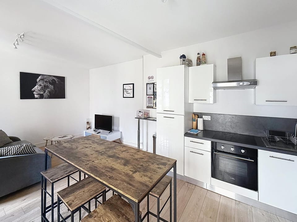 Spacieux Marx Dormoy avec parking gratuit C Apartment in Clermont-Ferrand