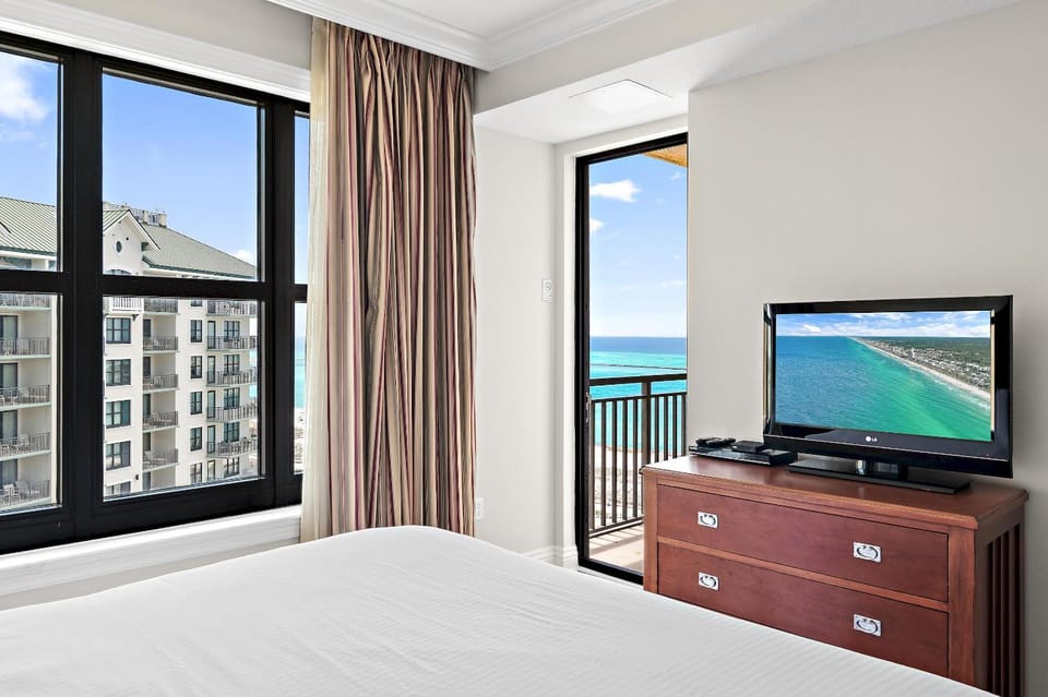 Emerald Grande W1221 House in Okaloosa Island