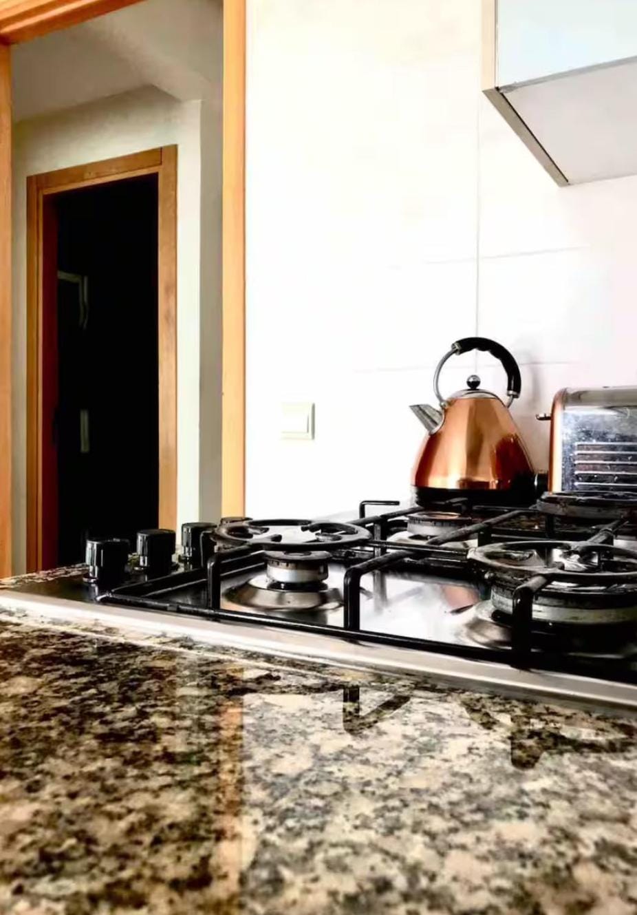 Modern En-Suite 2BR Near Casa Voyageur Parking & Wi-Fi Apartment in Casablanca