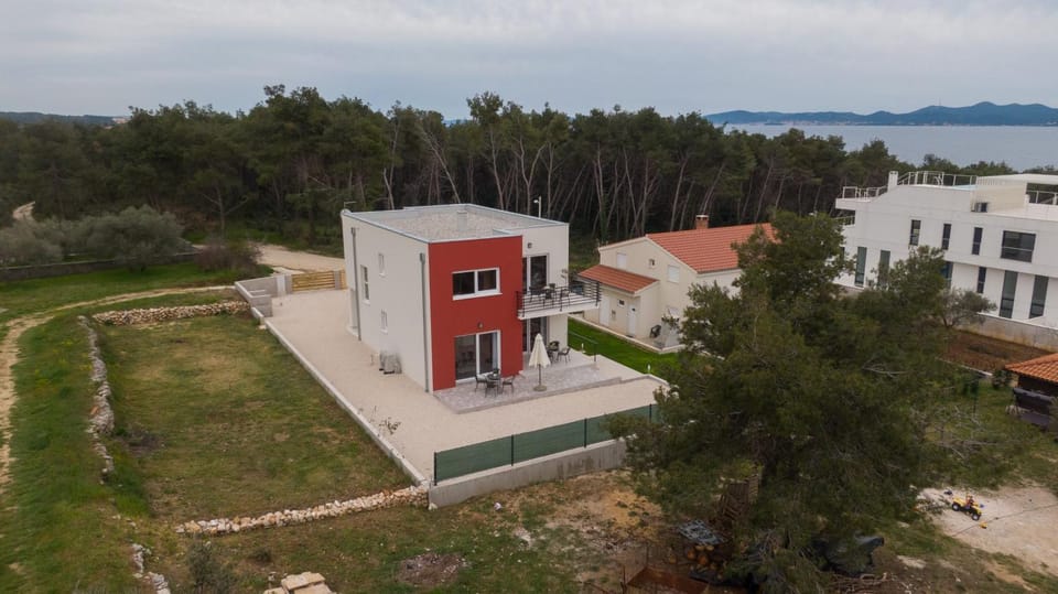 Property building, Natural landscape