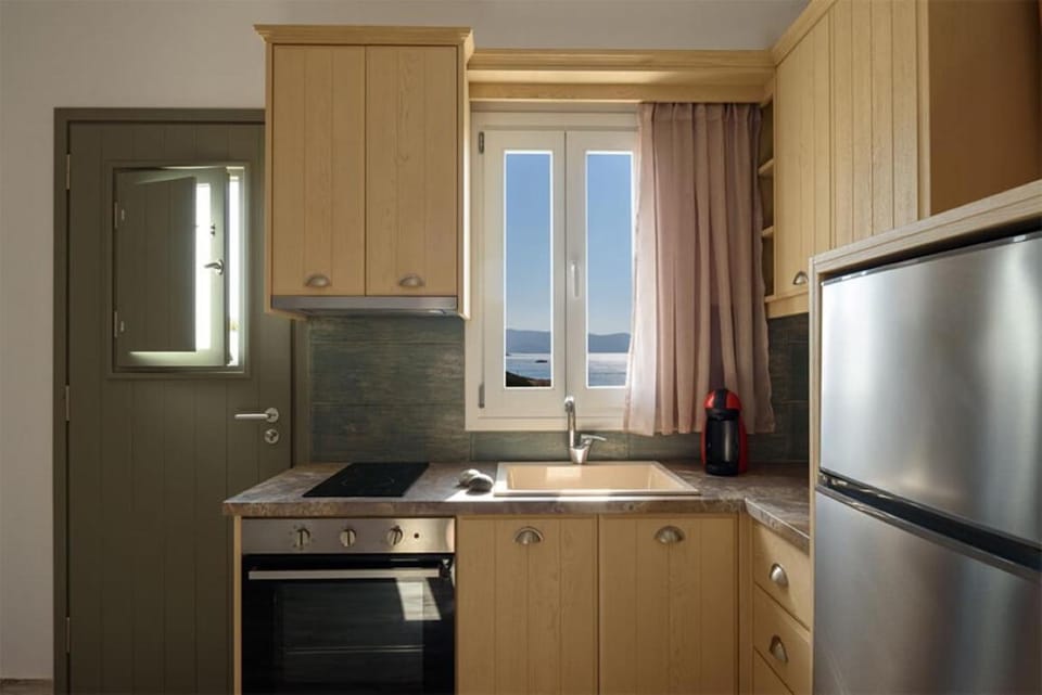 Κalamitsi Rooms & Apartments Bed and Breakfast in Milos