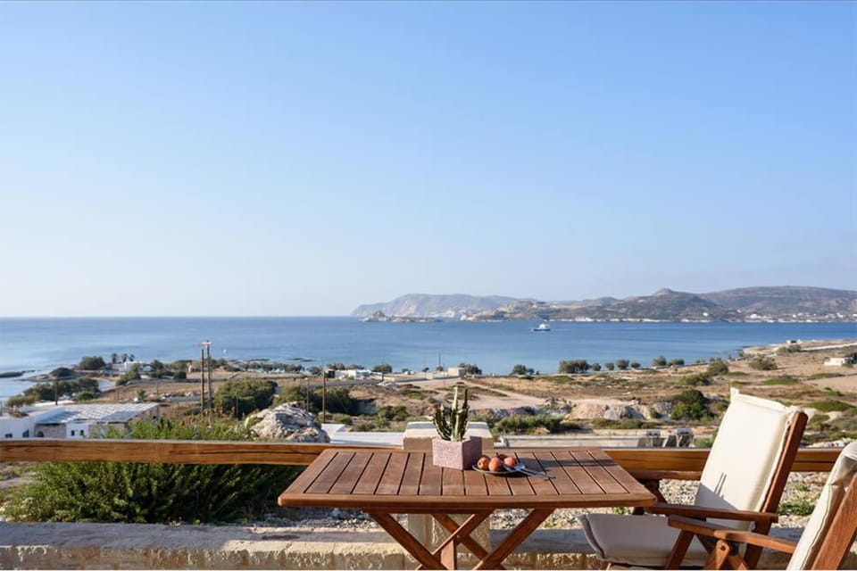 Κalamitsi Rooms & Apartments Bed and Breakfast in Milos