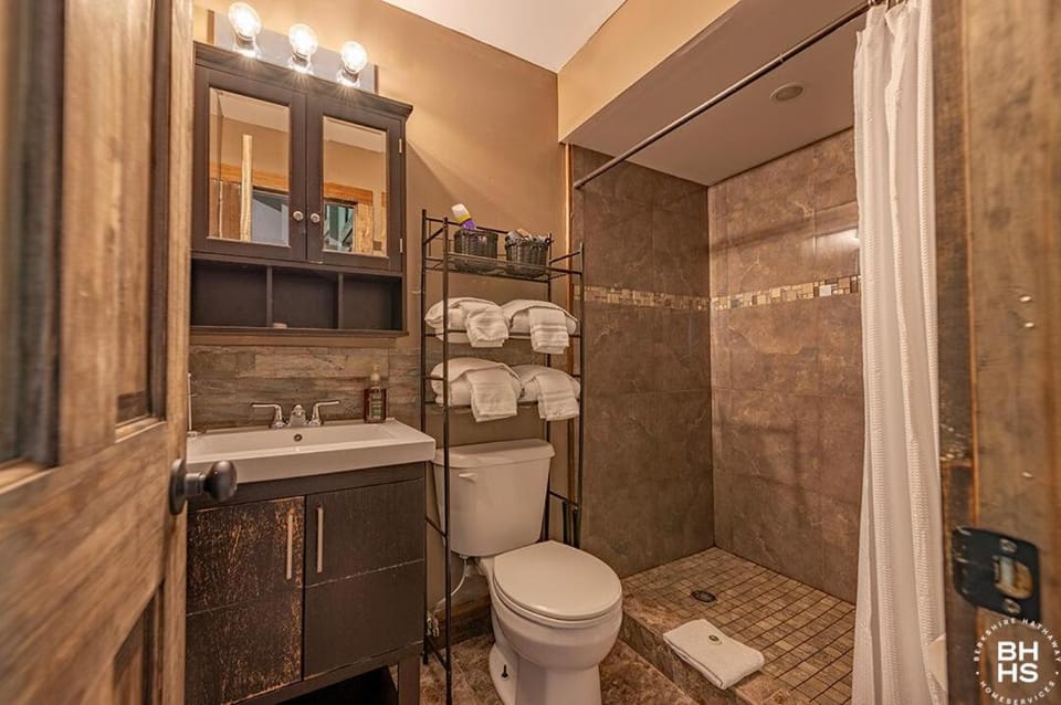 Downhill Lodge Condominium Apartment in Lake Placid