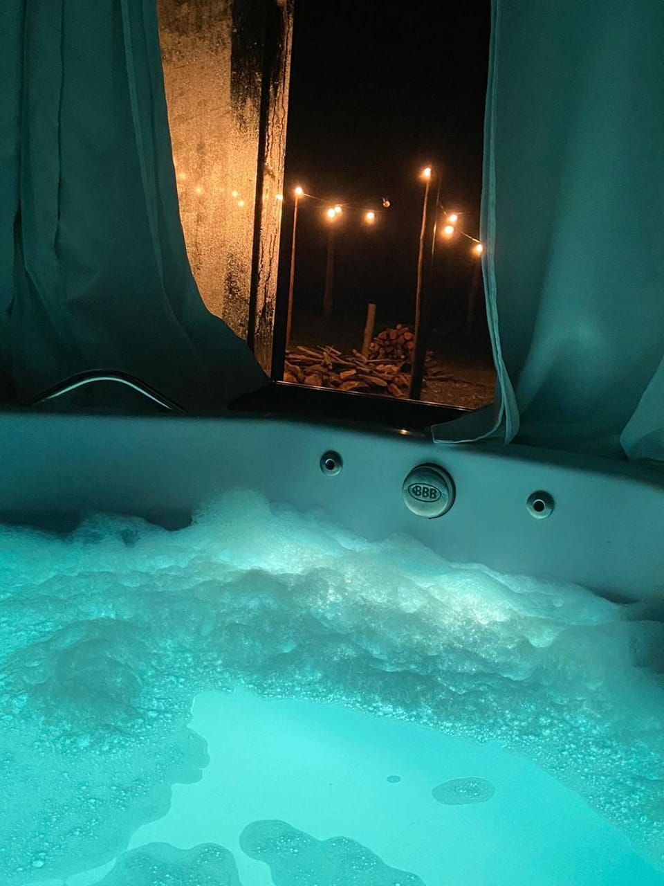 Chalé romântico, lareira, jacuzzi-Vista Pedra Baú - Chalé Petra Nature lodge in State of São Paulo