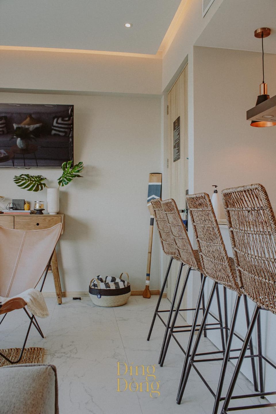 Living room, Dining area