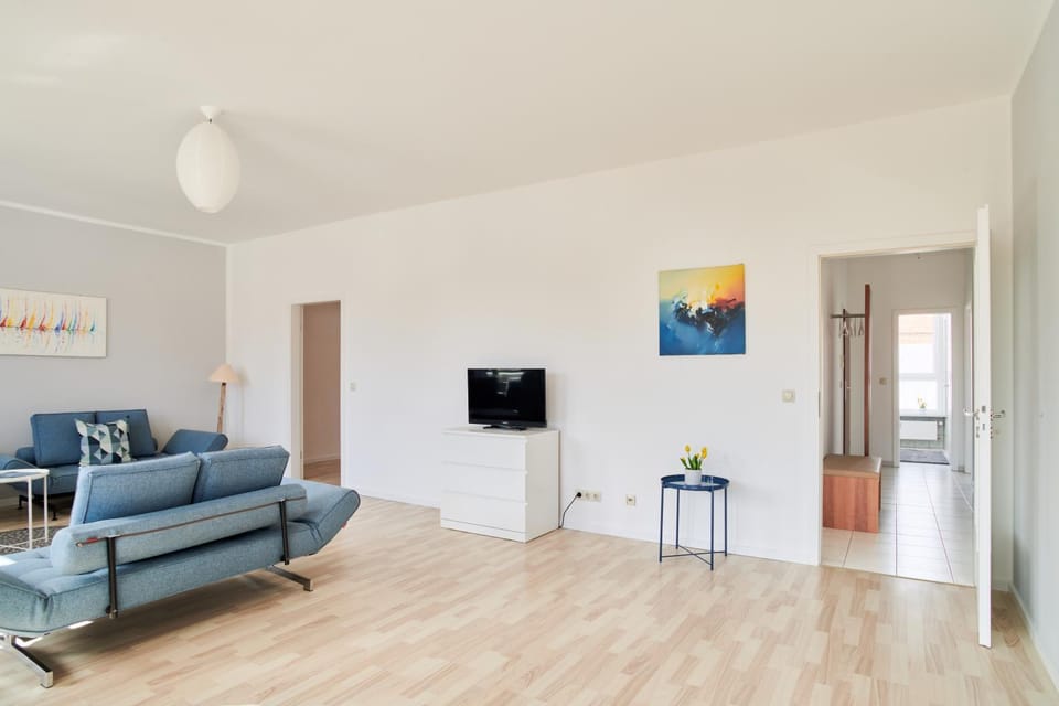 TV and multimedia, Living room, Seating area, Floor plan