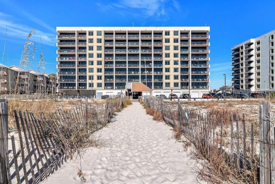 Island Winds West Unit 175 House in West Beach