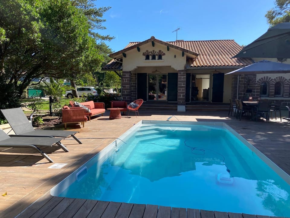 Swimming pool, Swimming pool