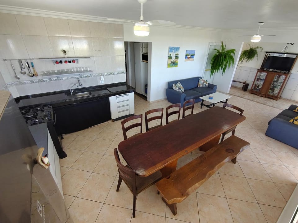 Kitchen or kitchenette, Living room, Seating area, Dining area, oven, stove