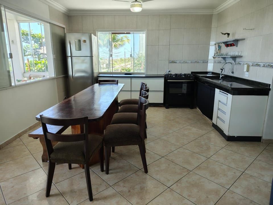 Kitchen or kitchenette, Living room, Seating area, Dining area, oven, stove