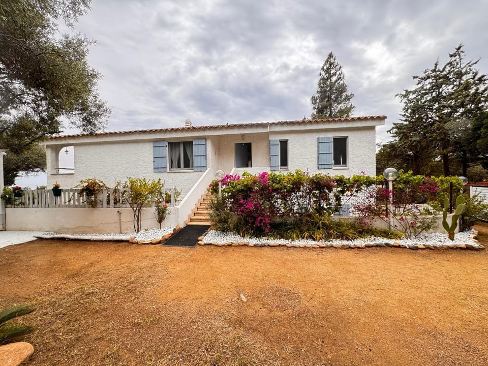 Villa Silmar Apartment in Quartu Sant'Elena