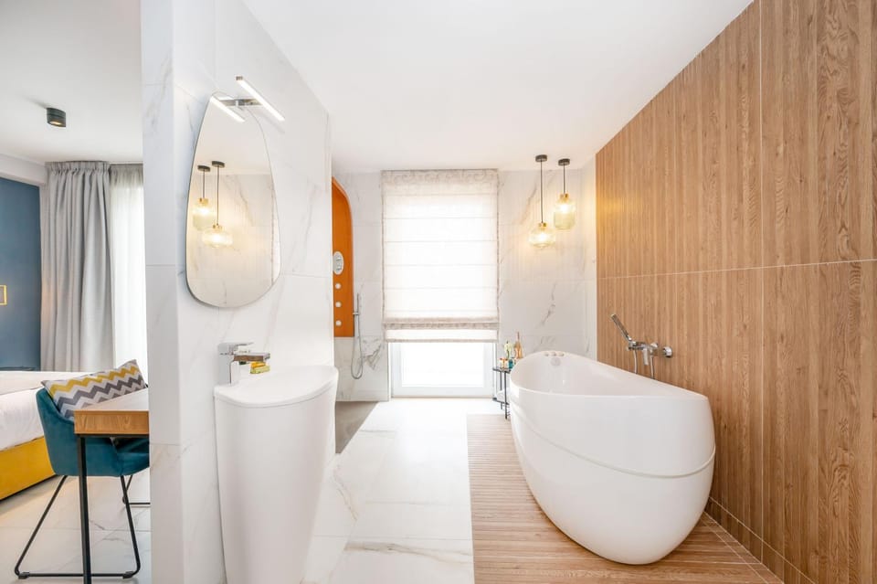 Bathroom, Photo of the whole room, Bedroom