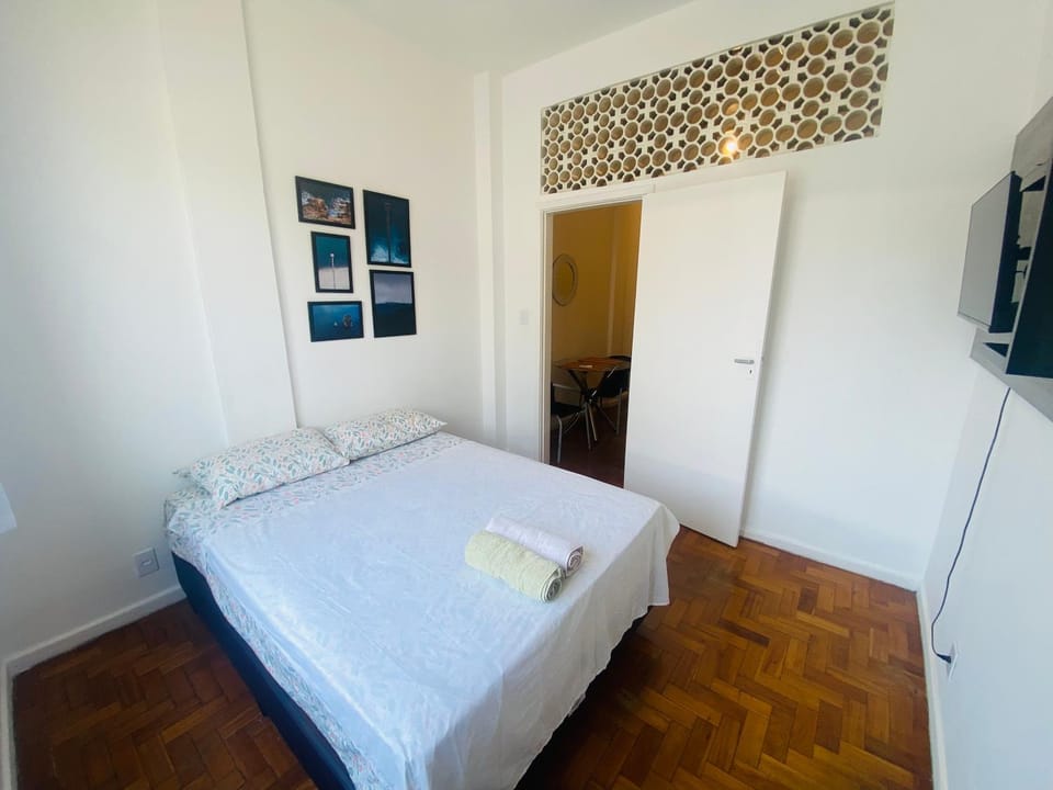 Apartamento completo na Praia de Copacabana , novinho , wifi, ar condicionado, netflix, FRENTE EM ANDAR ALTO, pauloangerami MVC15 Apartment in Rio de Janeiro