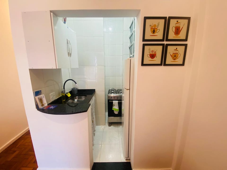 Apartamento completo na Praia de Copacabana , novinho , wifi, ar condicionado, netflix, FRENTE EM ANDAR ALTO, pauloangerami MVC15 Apartment in Rio de Janeiro