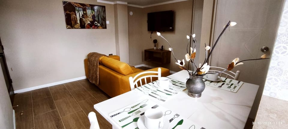 Living room, Dining area