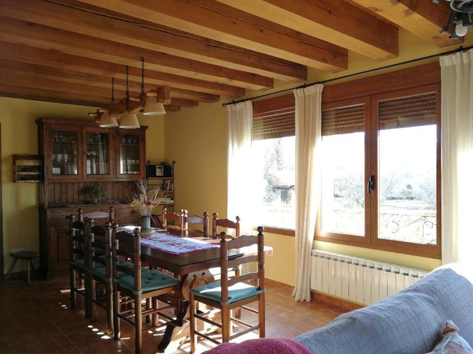 Living room, Seating area, Dining area