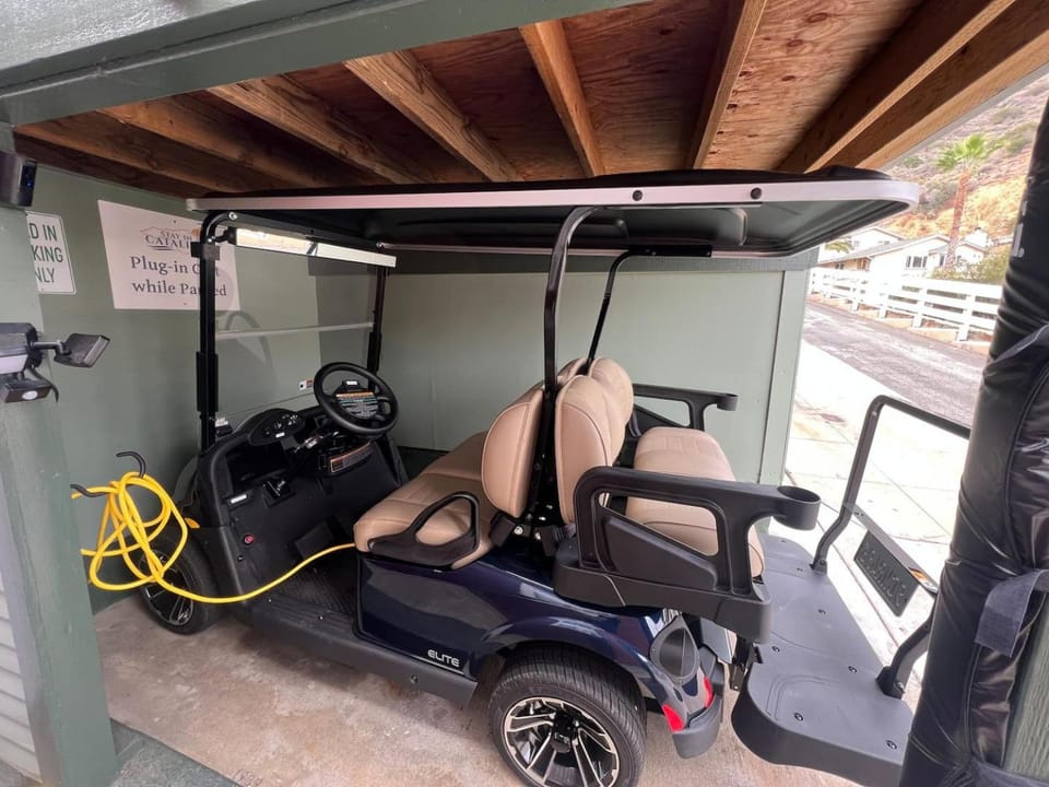 Catalina 3 bedrooms with Hot Tub & Golf Cart House in Avalon