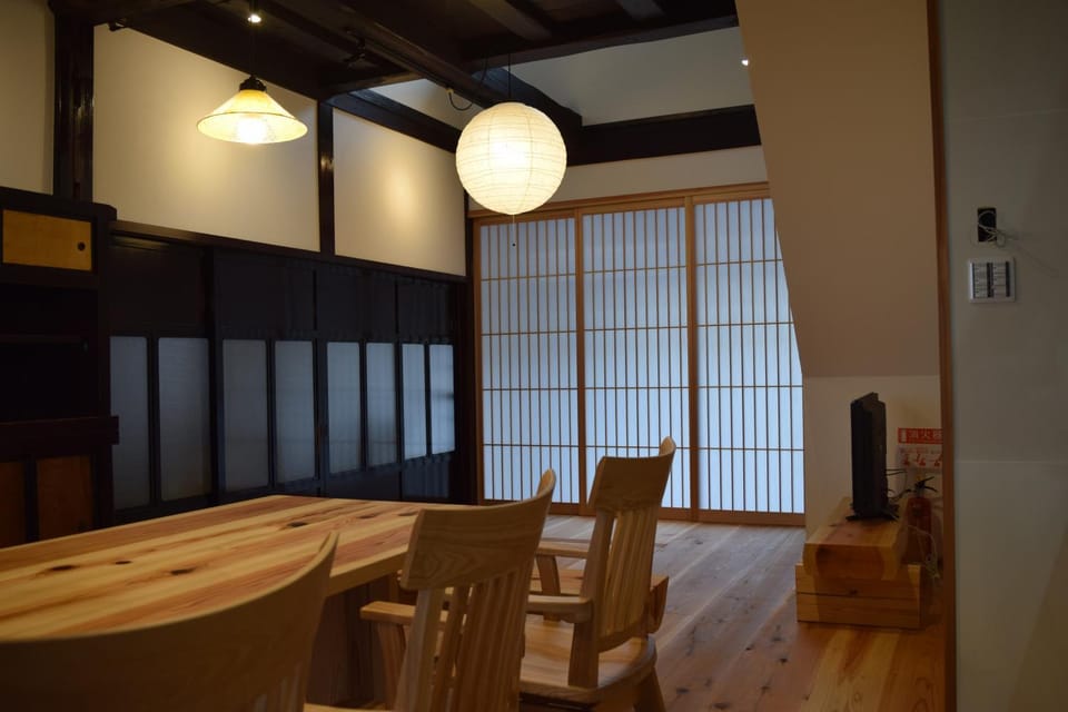 GOKAYAMA BASE Bed and Breakfast in Ishikawa Prefecture