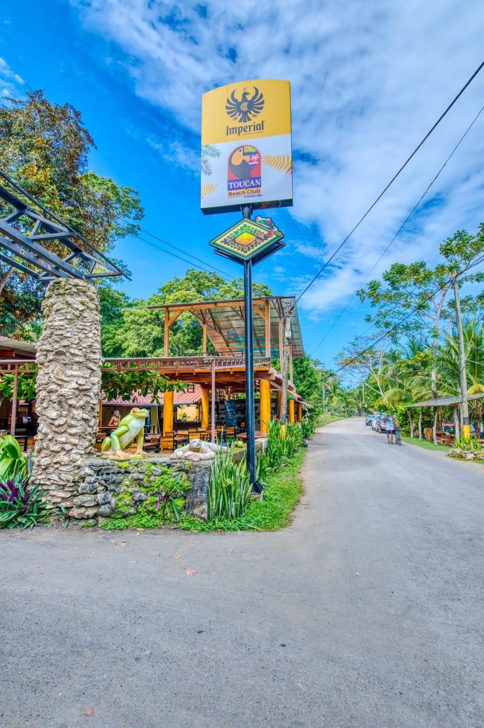 Facade/entrance, Food and drinks, Beach, Entertainment