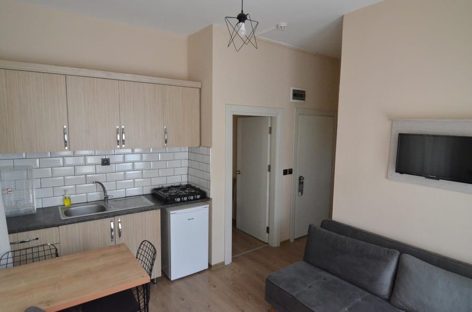TV and multimedia, Kitchen or kitchenette, Living room, Seating area