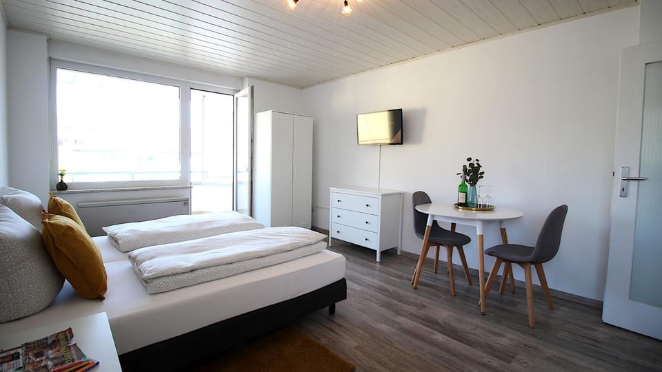 Bed, Photo of the whole room, Seating area, Bedroom