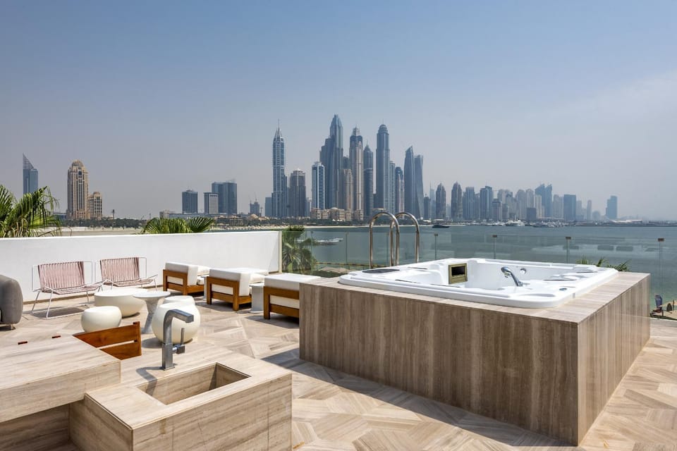 Hot Tub, View (from property/room), Balcony/Terrace, City view, Sea view