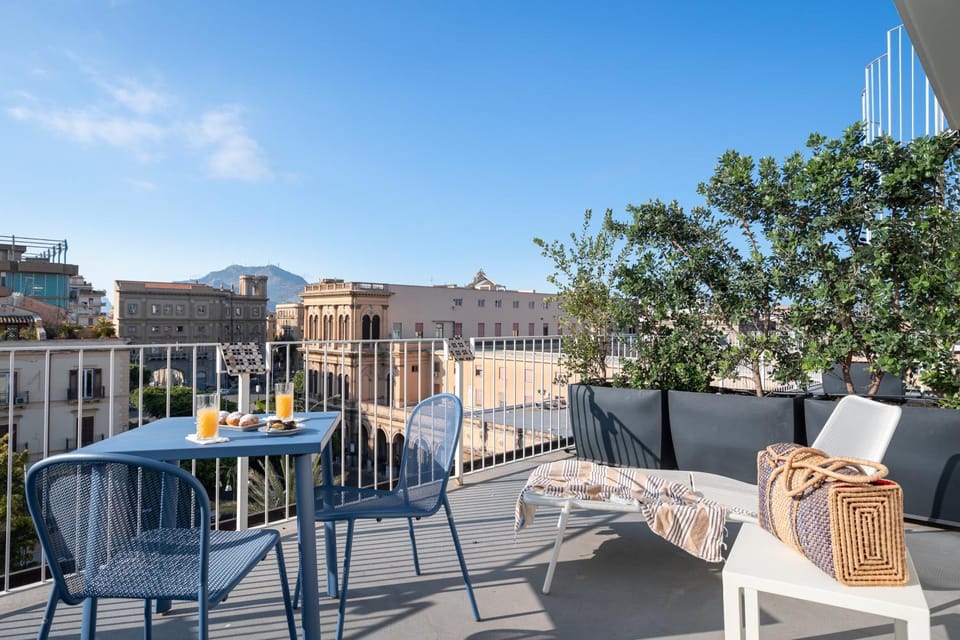 Attico 37 - Queen room con terrazza privata Apartment in Palermo