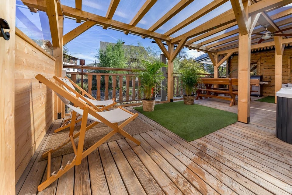 Patio, View (from property/room), Balcony/Terrace, River view, sunbed