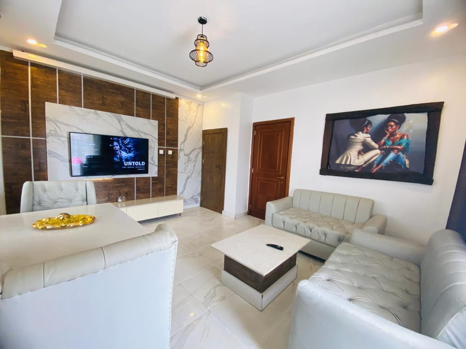 Communal lounge/ TV room, TV and multimedia, Living room, Seating area, Evening entertainment