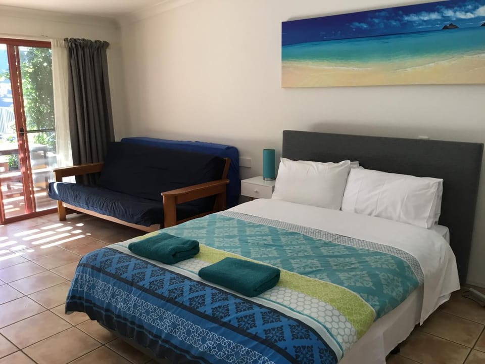 Living room, Bedroom