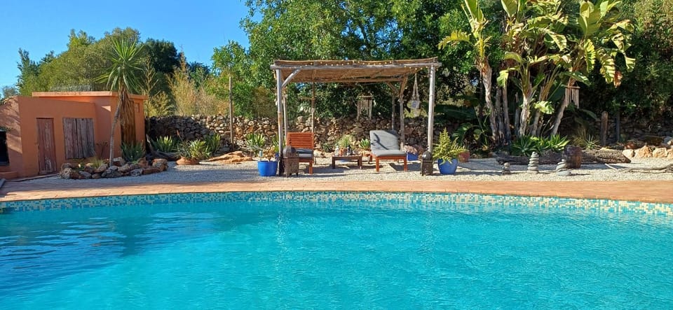 Garden view, Pool view, Swimming pool, sunbed