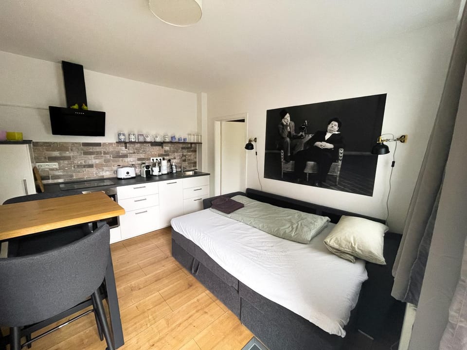 Bed, Kitchen or kitchenette, Living room, Photo of the whole room, Dining area, Bedroom, stove