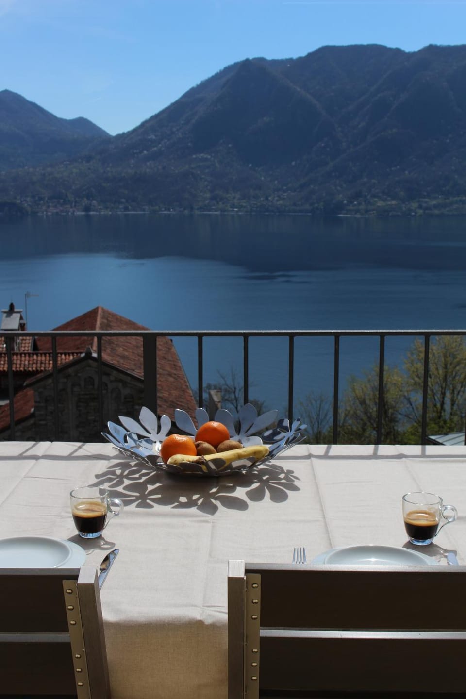 Patio, Day, Natural landscape, View (from property/room), Balcony/Terrace, Balcony/Terrace, Food and drinks, Dining area, Food, Lake view, Mountain view, Drinks