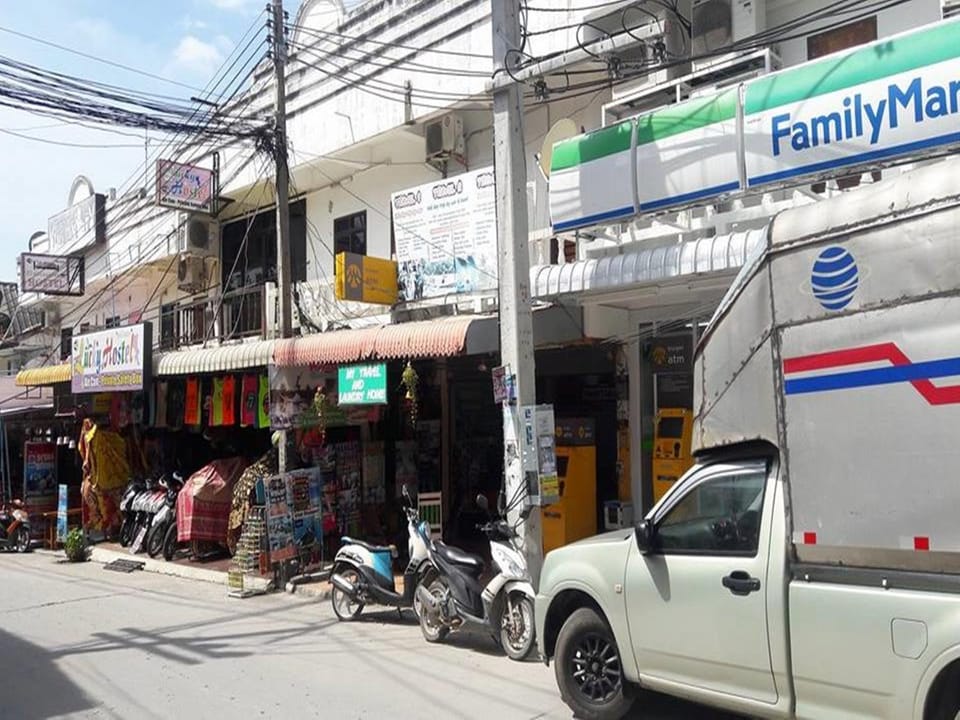 Facade/entrance