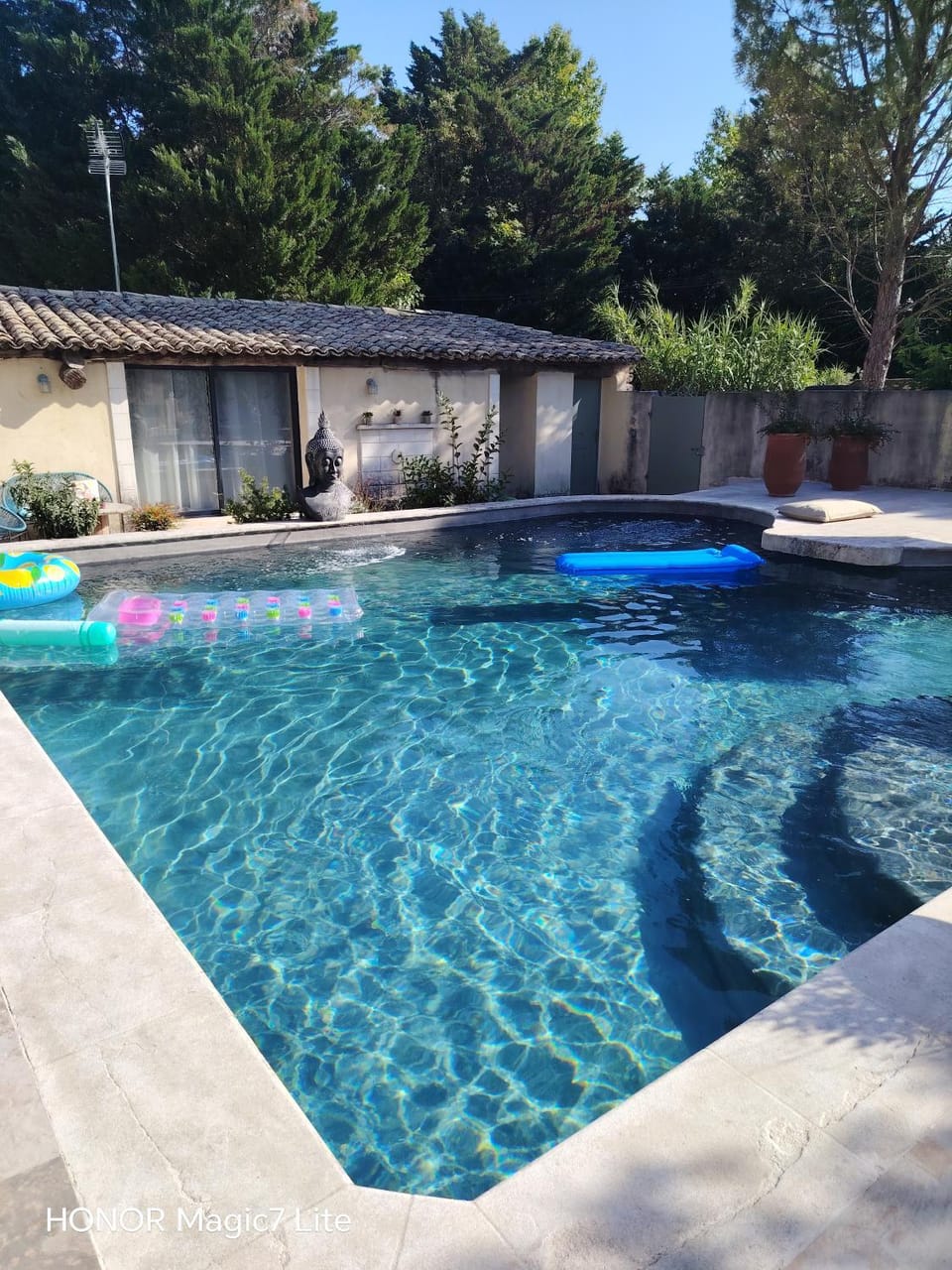 Le Mas Paolo Bed and Breakfast in Le Thor