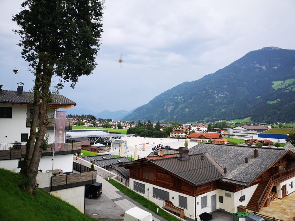 Property building, Area and facilities