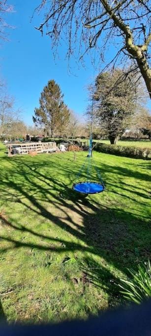 Sycamore Lodge Kent With EV Zappi type 2, swimming pool for a fee House in England