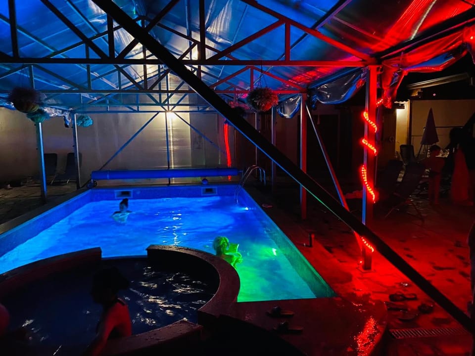 Pool view, Swimming pool