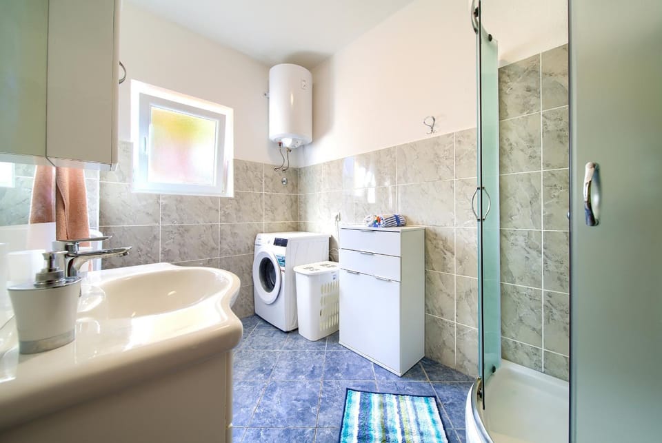 Shower, Bathroom, washing machine