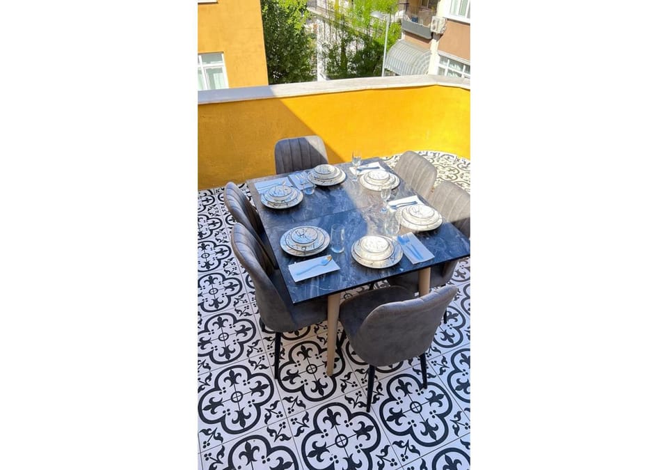Balcony/Terrace, Food, Seasons