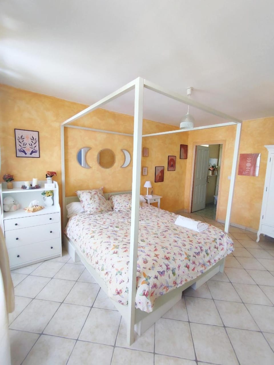 Bed, Bedroom