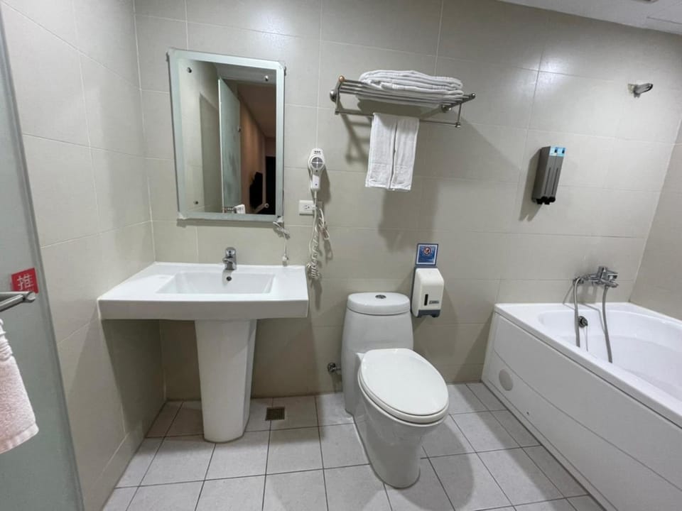 Toilet, Bathroom, Bath, towels