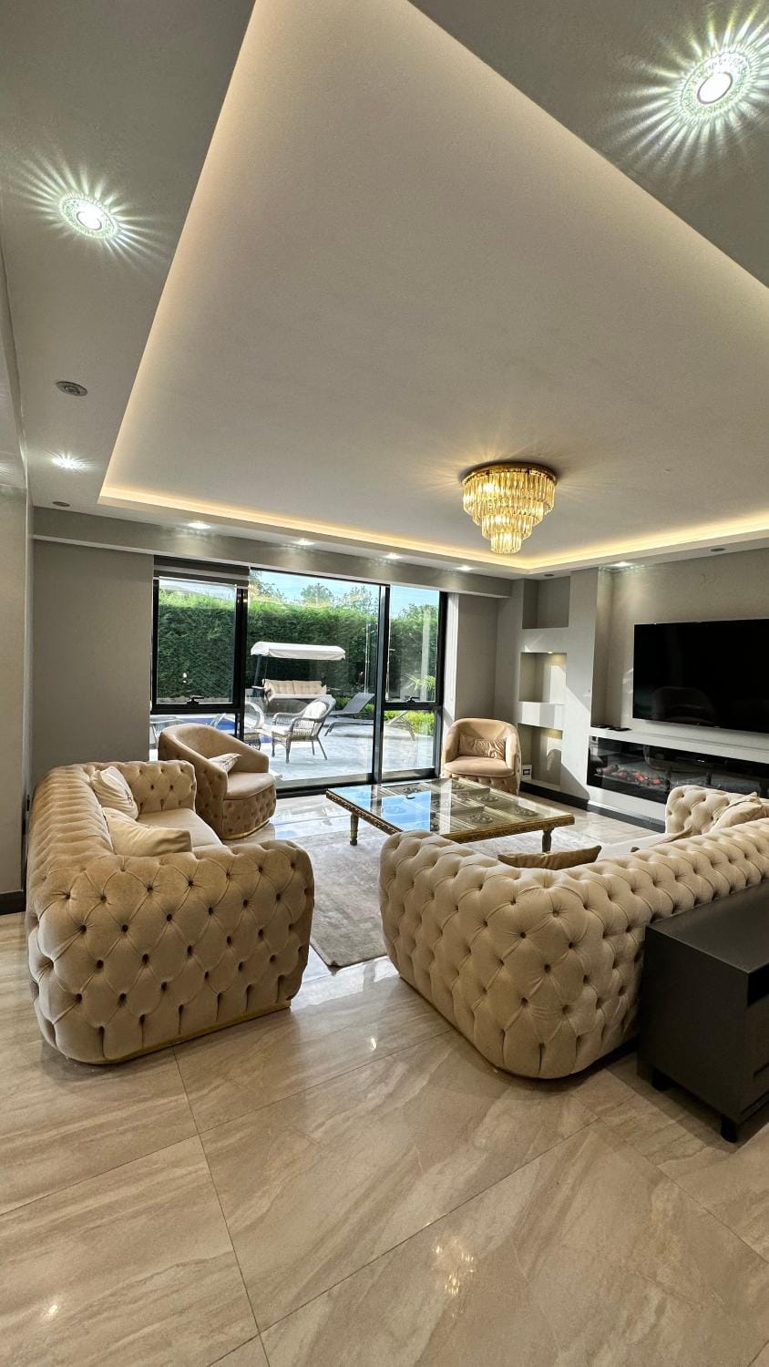 Communal lounge/ TV room